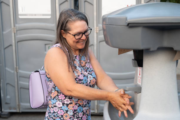 Best Portable bathroom rental  in Crescent Springs, KY